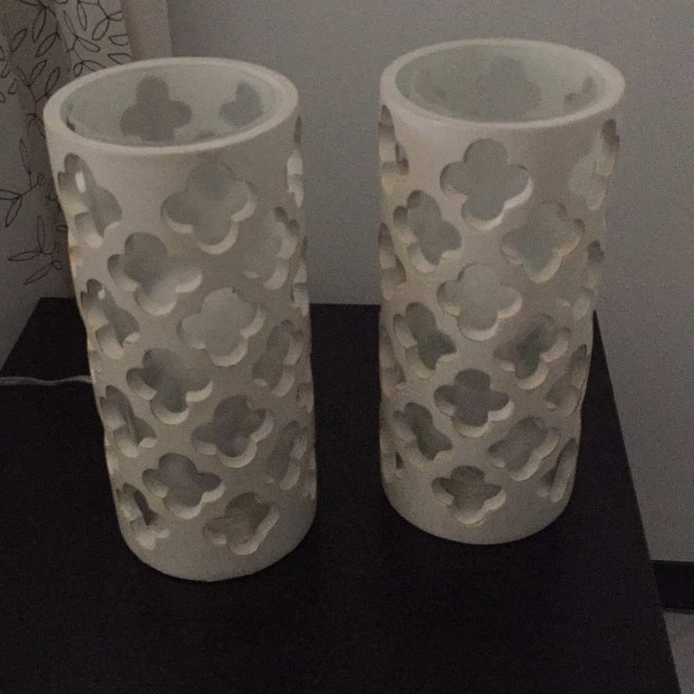 2 lamps